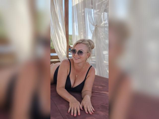 Visit PearlTemptation profile