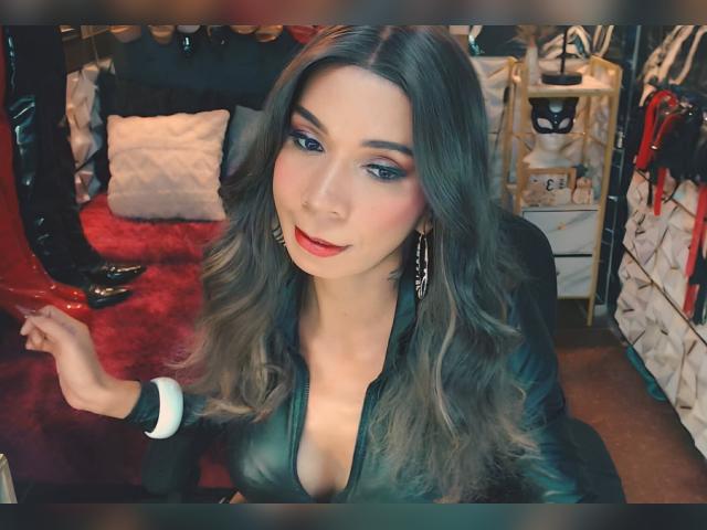 Visit celinafox profile