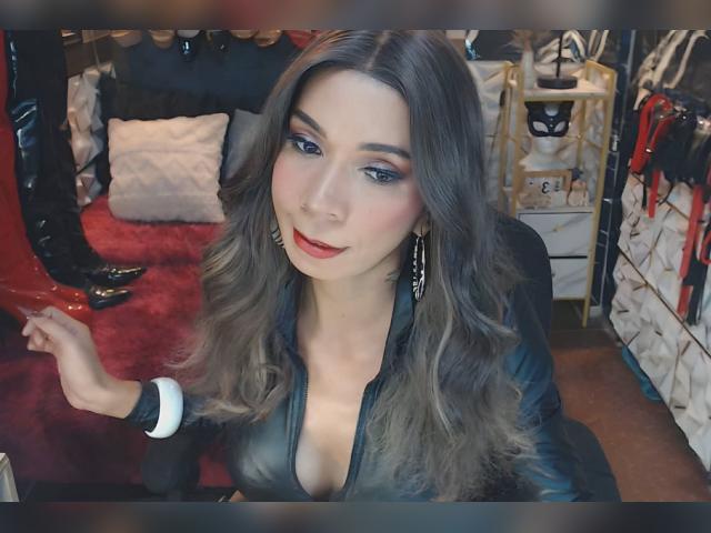 Visit celinafox profile