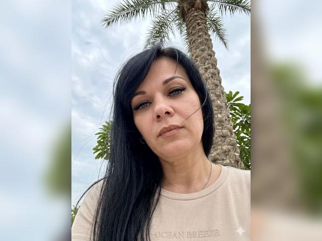 Visit QueenFrost profile