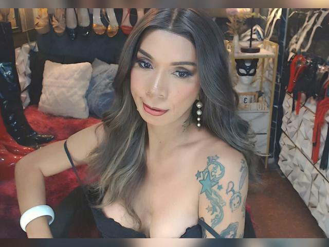 Visit celinafox profile