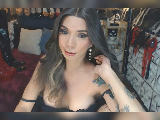 Visit celinafox profile