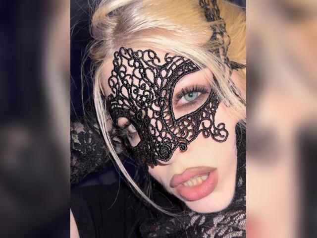 Visit Joliee profile