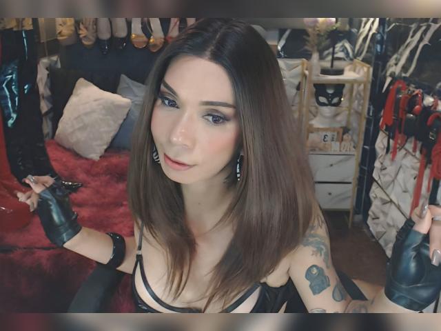 Visit celinafox profile