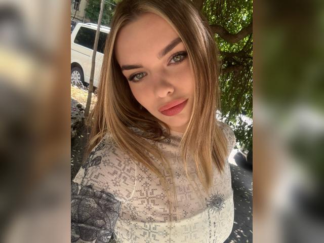 Visit miumeowww profile