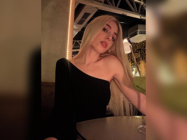 Visit Joliee profile