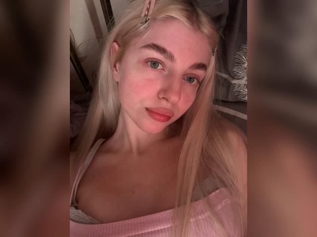 Visit Joliee profile