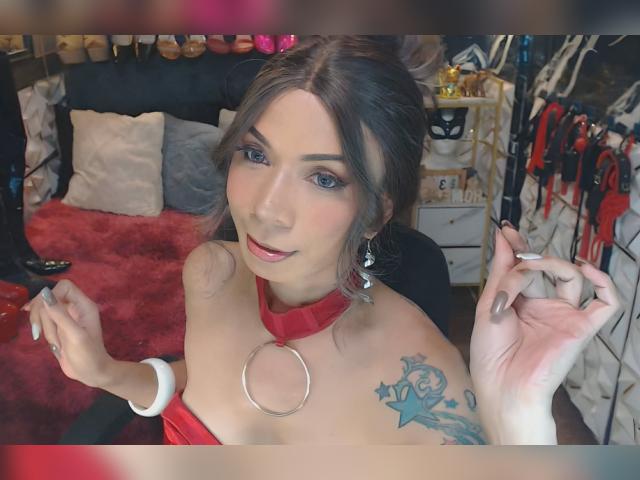 Visit celinafox profile