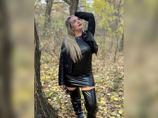 Visit LadyEuphoria37 profile