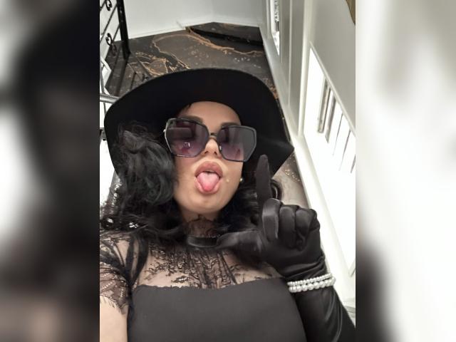 Visit AliceReign profile