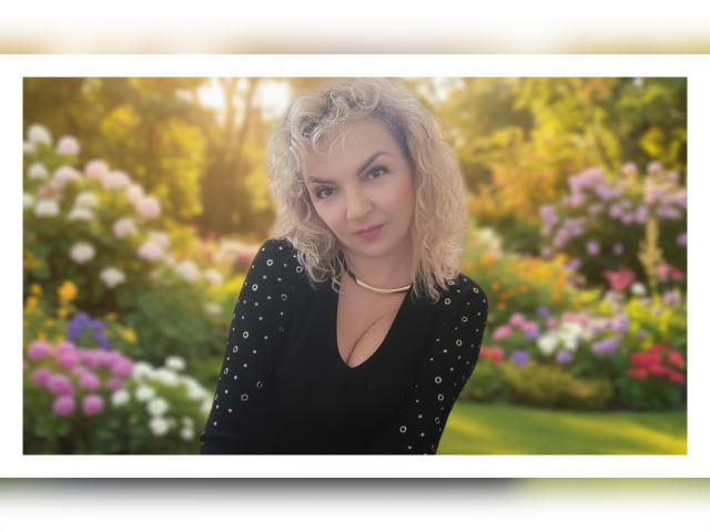 Visit AlexaCristal profile