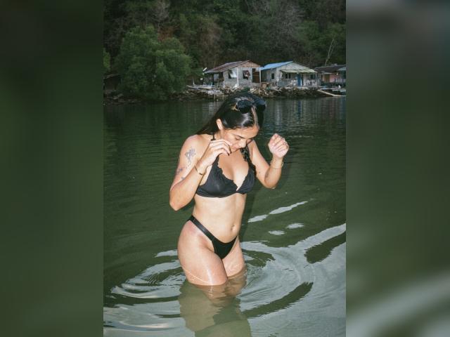 Visit tsbombshell profile