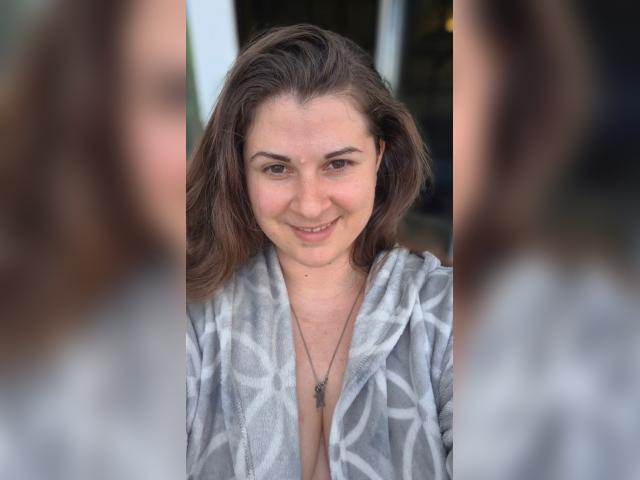 Visit Karinna profile