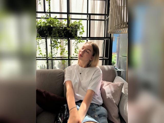 Visit ChloeBennett profile