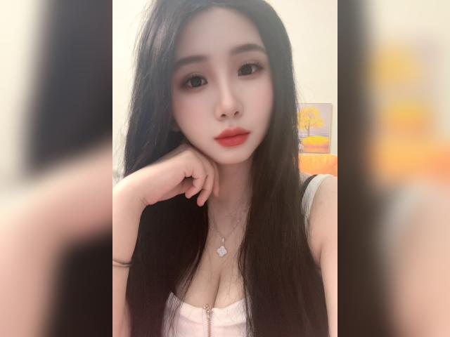 Visit BritneyEva profile