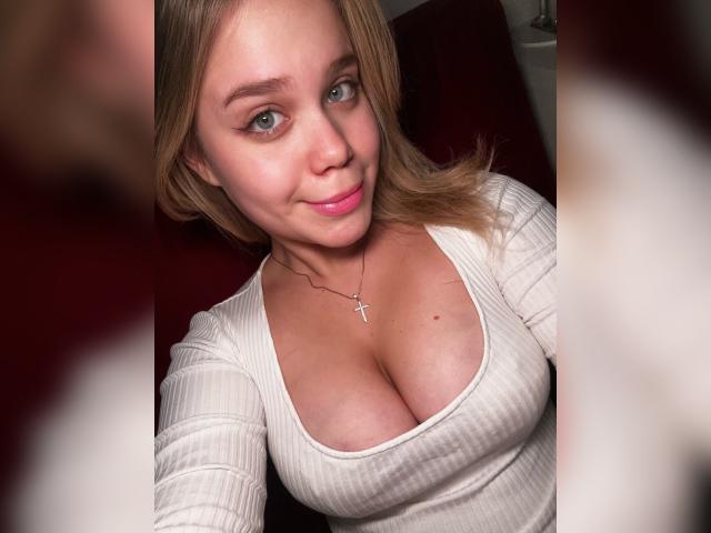 Visit LuciaLi profile
