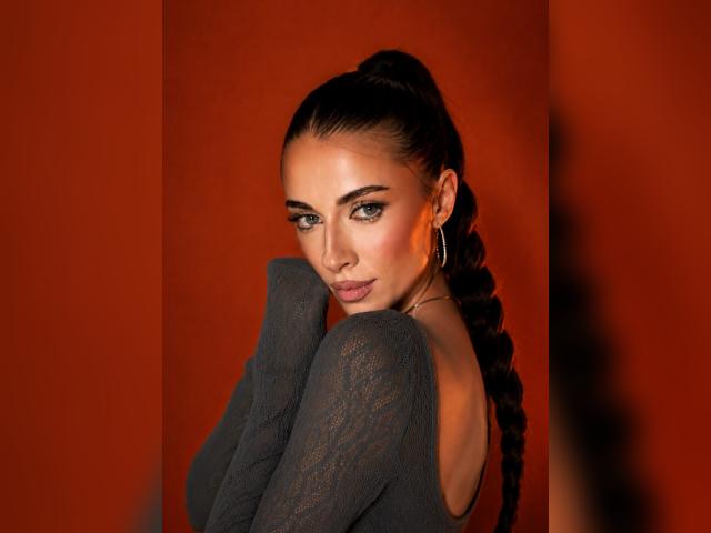 Visit Alinaaa profile