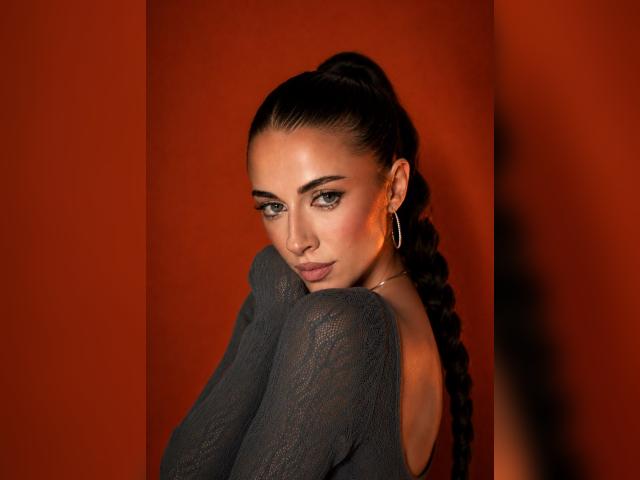 Visit Alinaaa profile