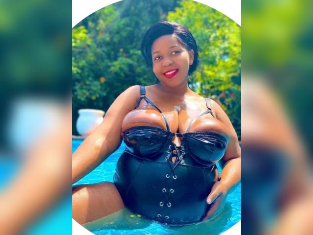 Visit JuicyPeachxoxo profile