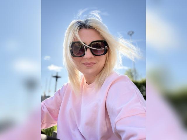 Visit Lolyyyyy profile
