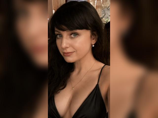Visit Carolinaa1 profile