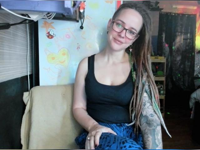 Visit LisaFoxy profile