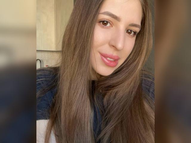 Visit AnnHoneyyy profile