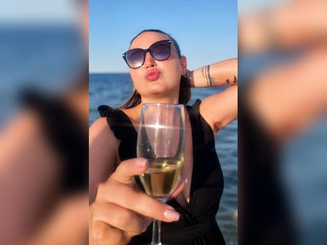 Visit Rosmira profile