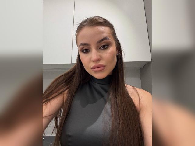 Visit Layra profile