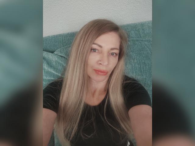Visit Delira profile