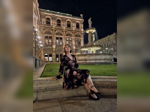 Visit Dinara profile