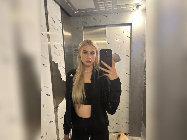 Visit CherryyPie profile