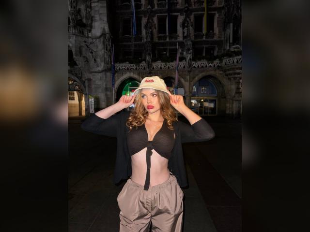 Visit ChloeSinclair profile