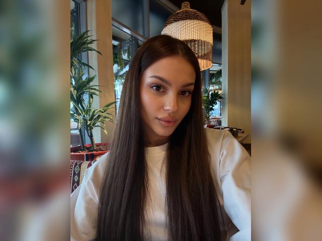 Visit Chlloeee profile