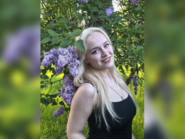 Visit Sloanne profile