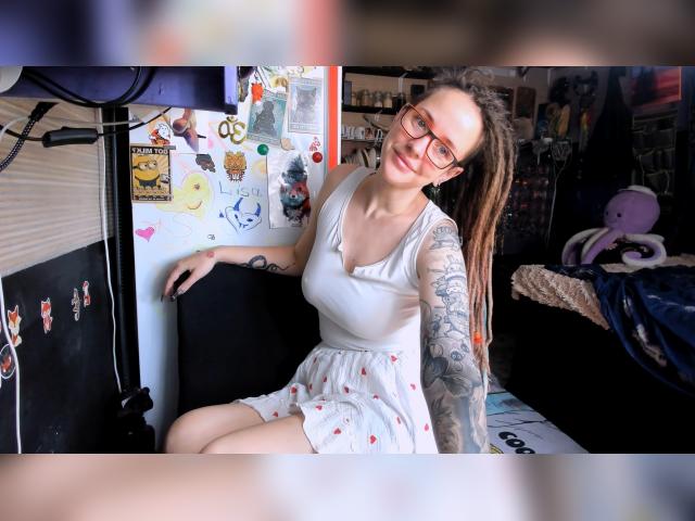 Visit LisaFoxy profile