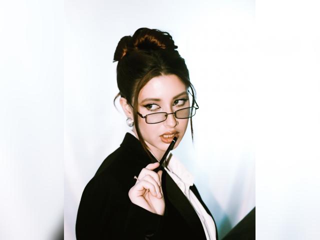 Visit hallucinationXX profile