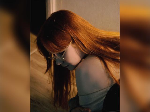 Visit sweetiefoxxxy profile