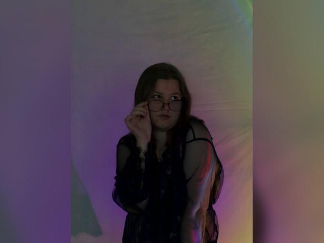 Visit rosegoldyy profile