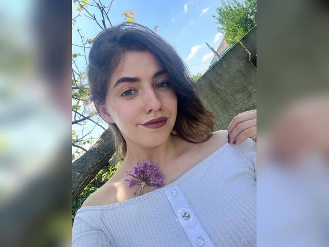 Visit babygirl111 profile
