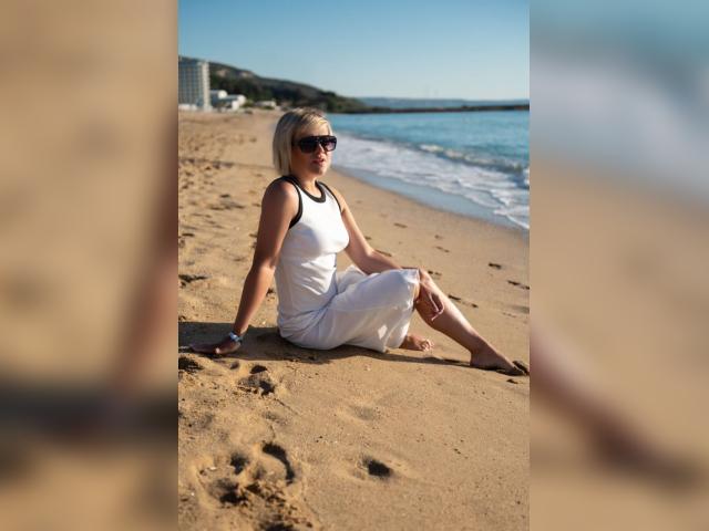 Visit LadyVelvet01 profile