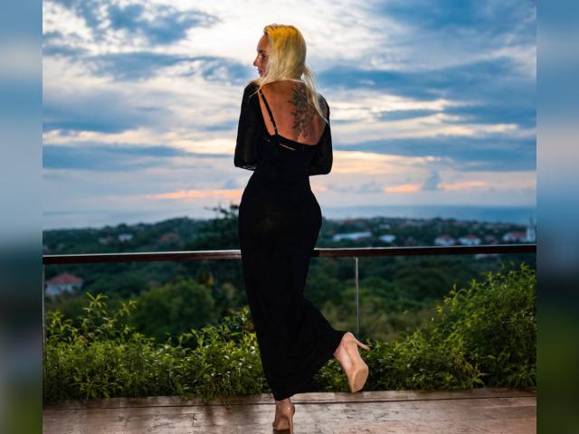 Visit aylin9999 profile