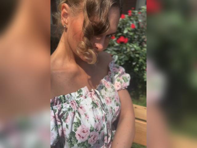 Visit WonderfulWoman profile