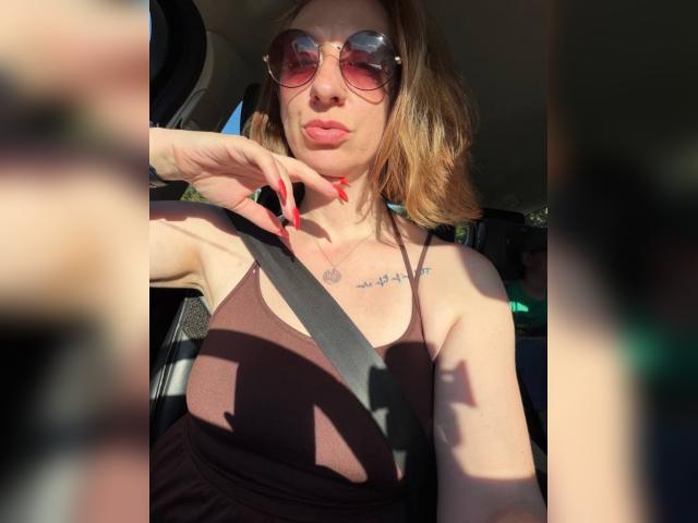 Visit VelvetPeach profile