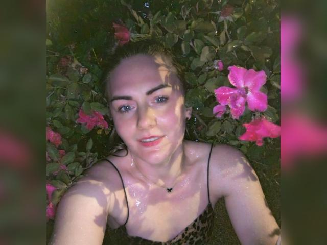 Visit xVelvetDaisy profile