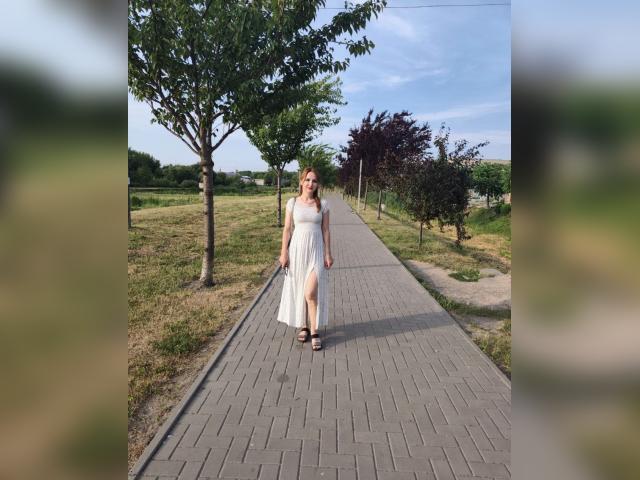Visit LisaBlonde profile