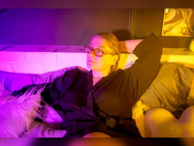 Visit AlexandraKind profile