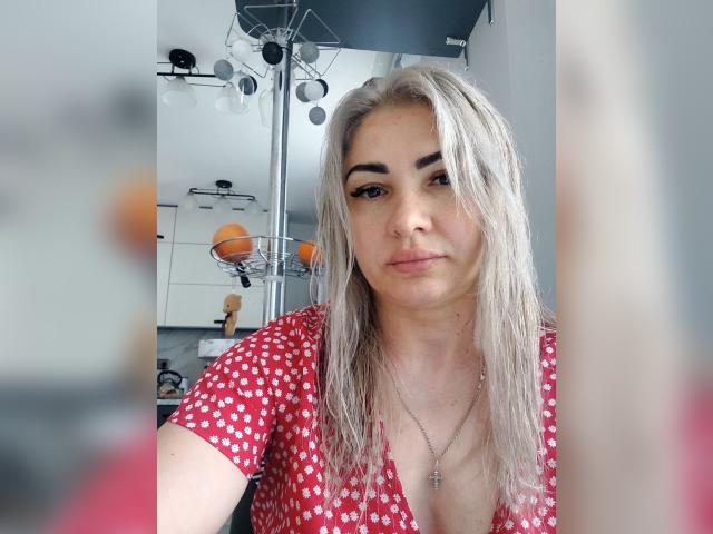 Visit Leelle profile