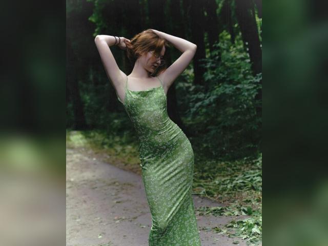 Visit sweetiefoxxxy profile