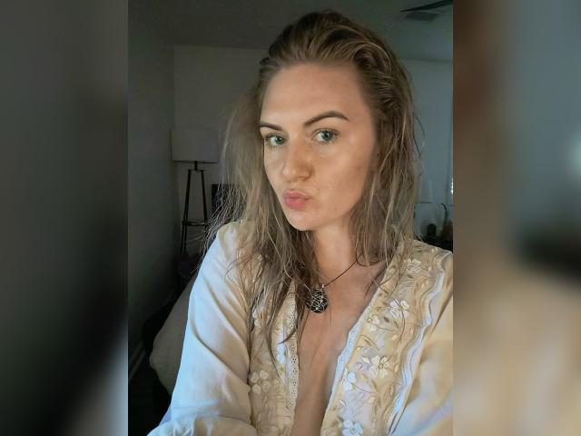 Visit xVelvetDaisy profile